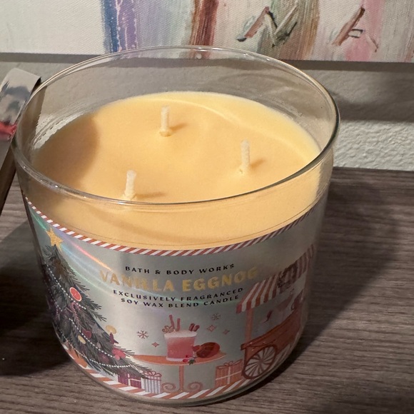 Vanilla Eggnog Candle Bath and Body Works - Picture 2 of 3